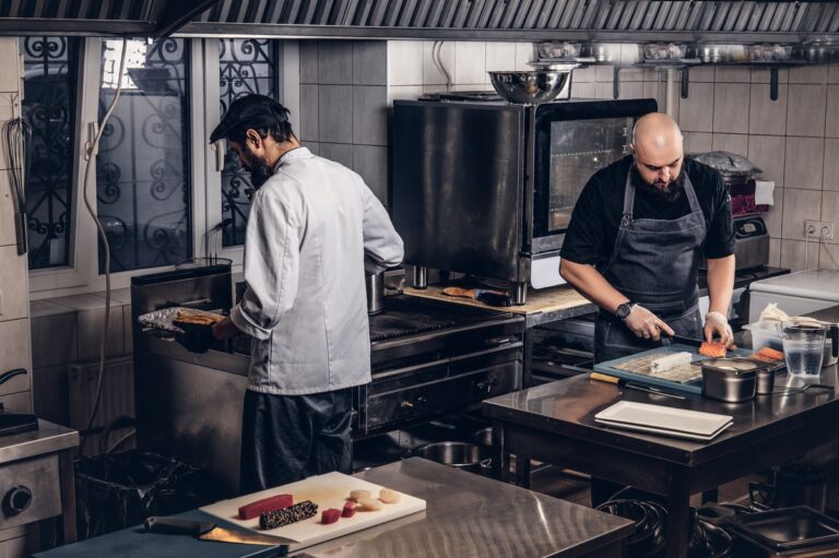 What Is a Caterer? What Does a Caterer Do?